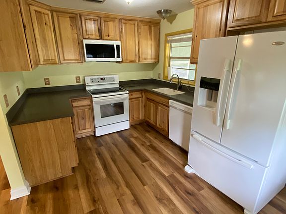 3rd image of 1059 Seminole St