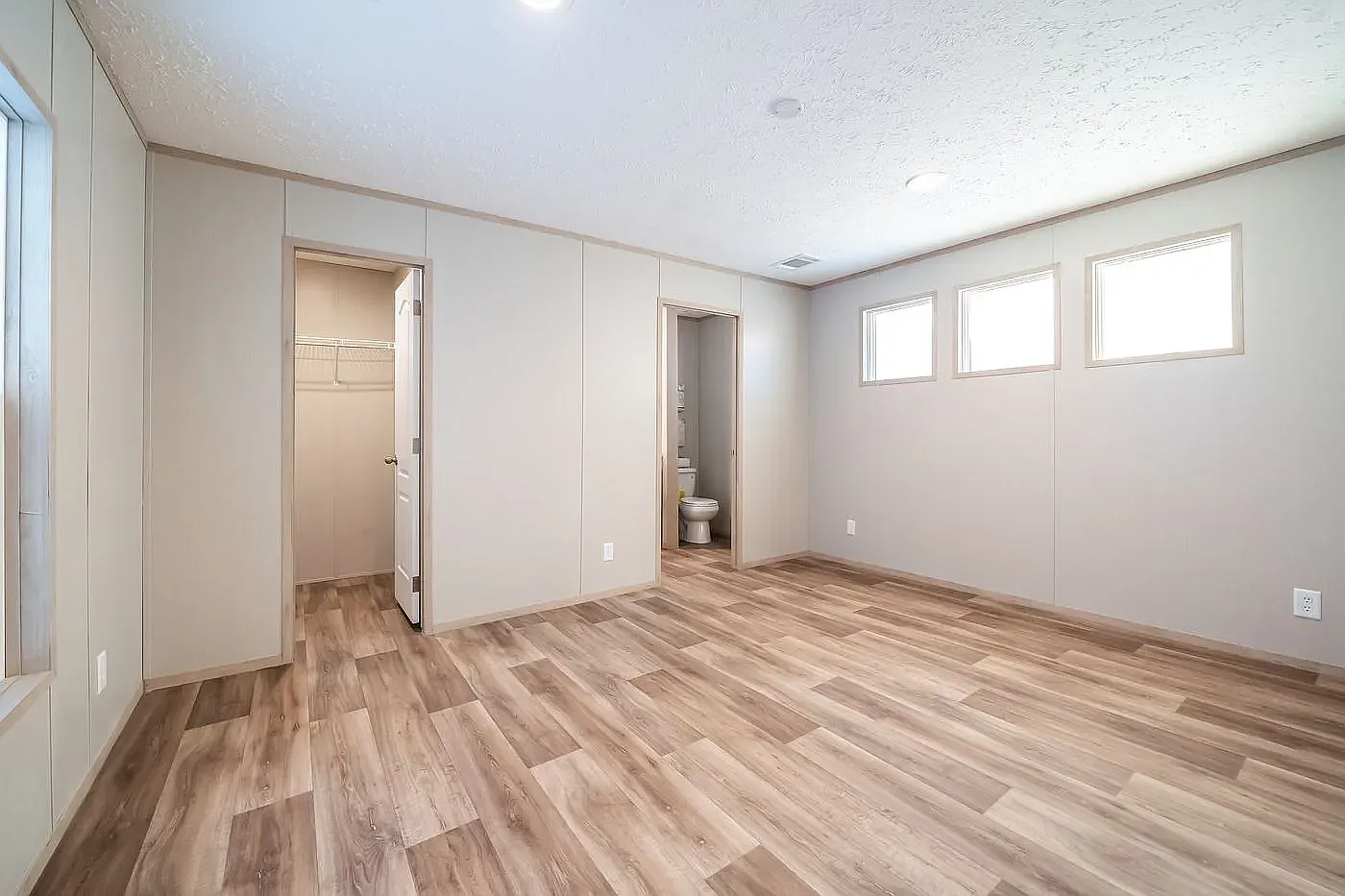 3 bed, 1080 sqft, $1,350 — Photo 3