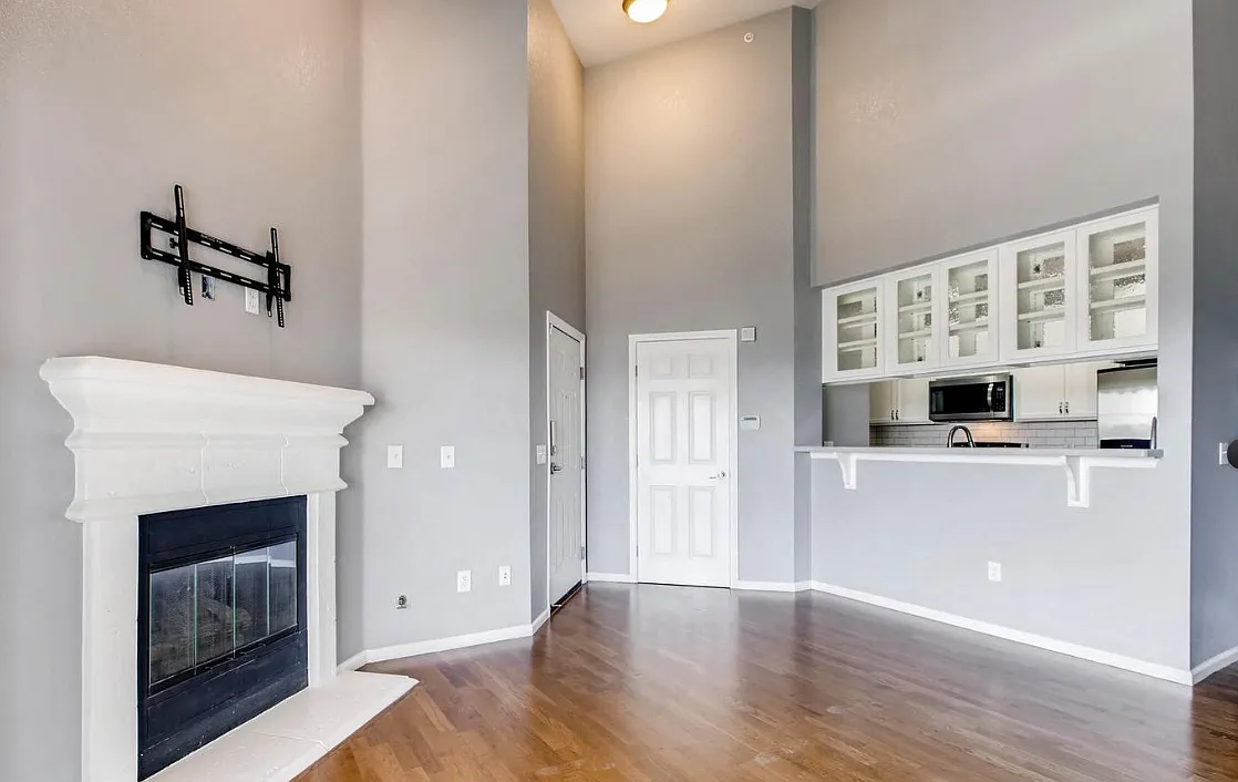 2 bed, 1214 sqft, $2,049 — Photo 1