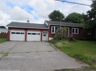 21 Mark St, Lewiston, ME 04240