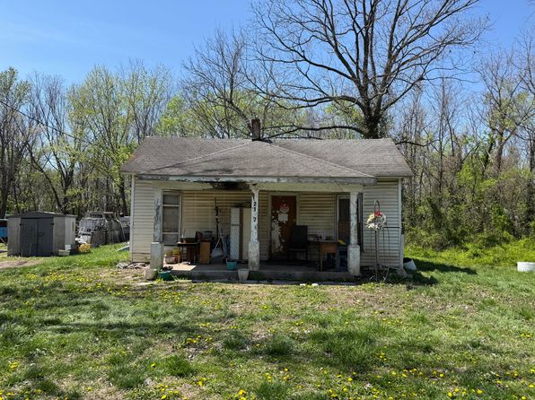 2107 Suburban Street, Carthage, MO 64836