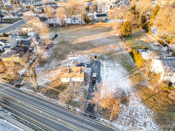 430 Ridge Rd, Dayton, NJ 08810