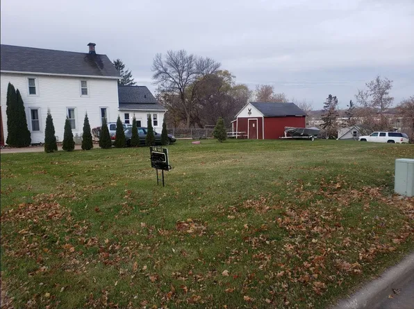716 E 9th St, Kaukauna, WI 54130