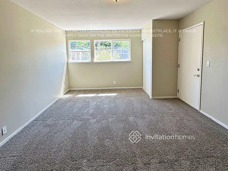 1520 Gladstone Dr — Photo 9
