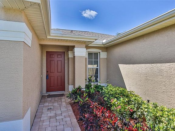2nd image of 4926 Avon Ln