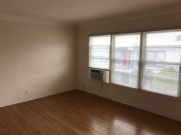 2nd image of 1152 Menlo Ave