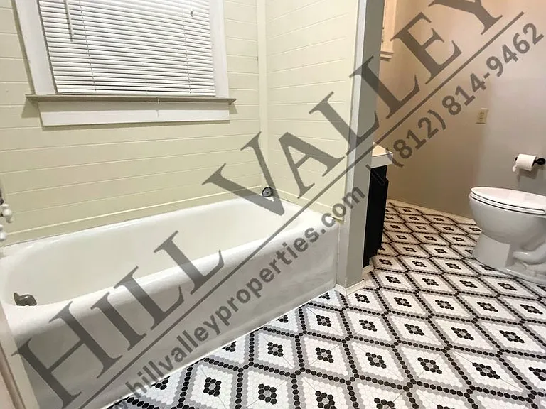 20 Jackson Blvd — Photo 19