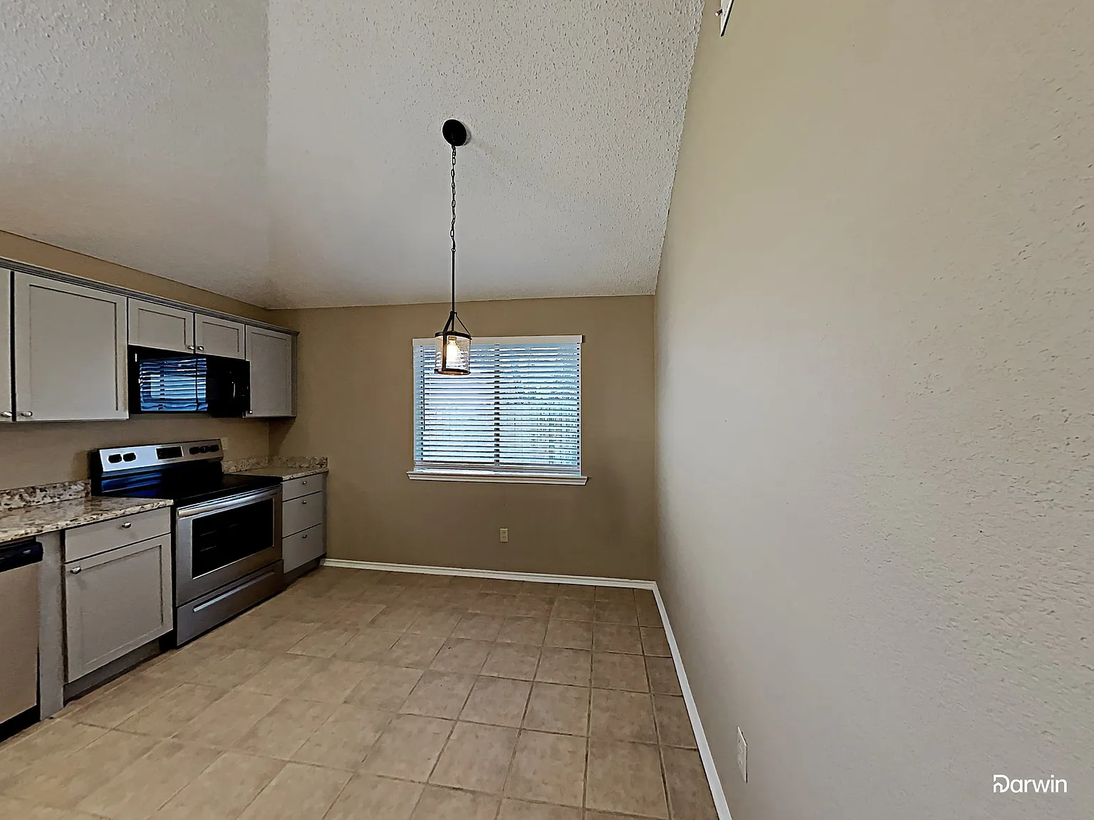 3 bed, 2.0 bath, 1355 sqft, $2,020 — Photo 2