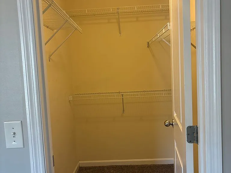 479 Indian Springs Cir — Photo 13