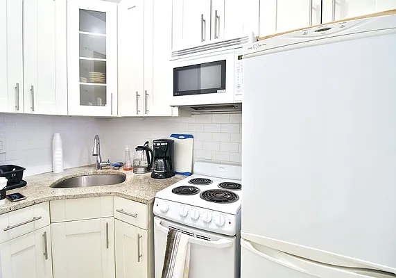 Rented by Julianna Realty Corp | media 12