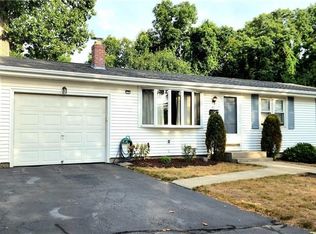 96 Ellison St, Cranston, RI 02920