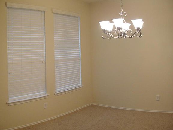 4th image of 2109 Ryan Dr