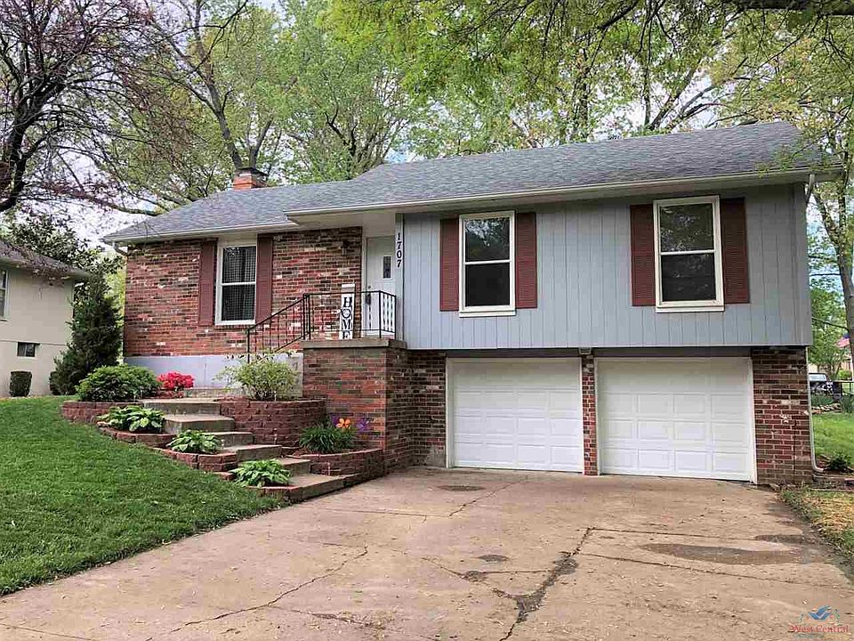 2nd image of 1707 Strawberry Ln