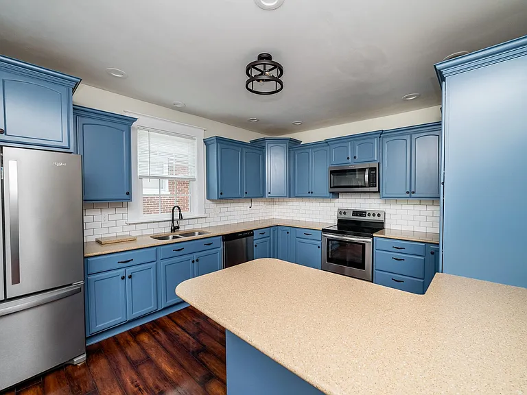 310 Sussex St — Photo 23
