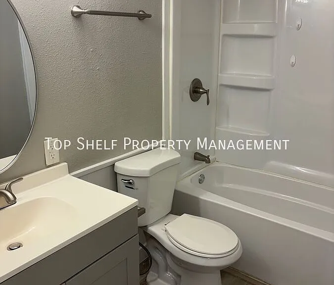 7505 SW 12th St — Photo 9