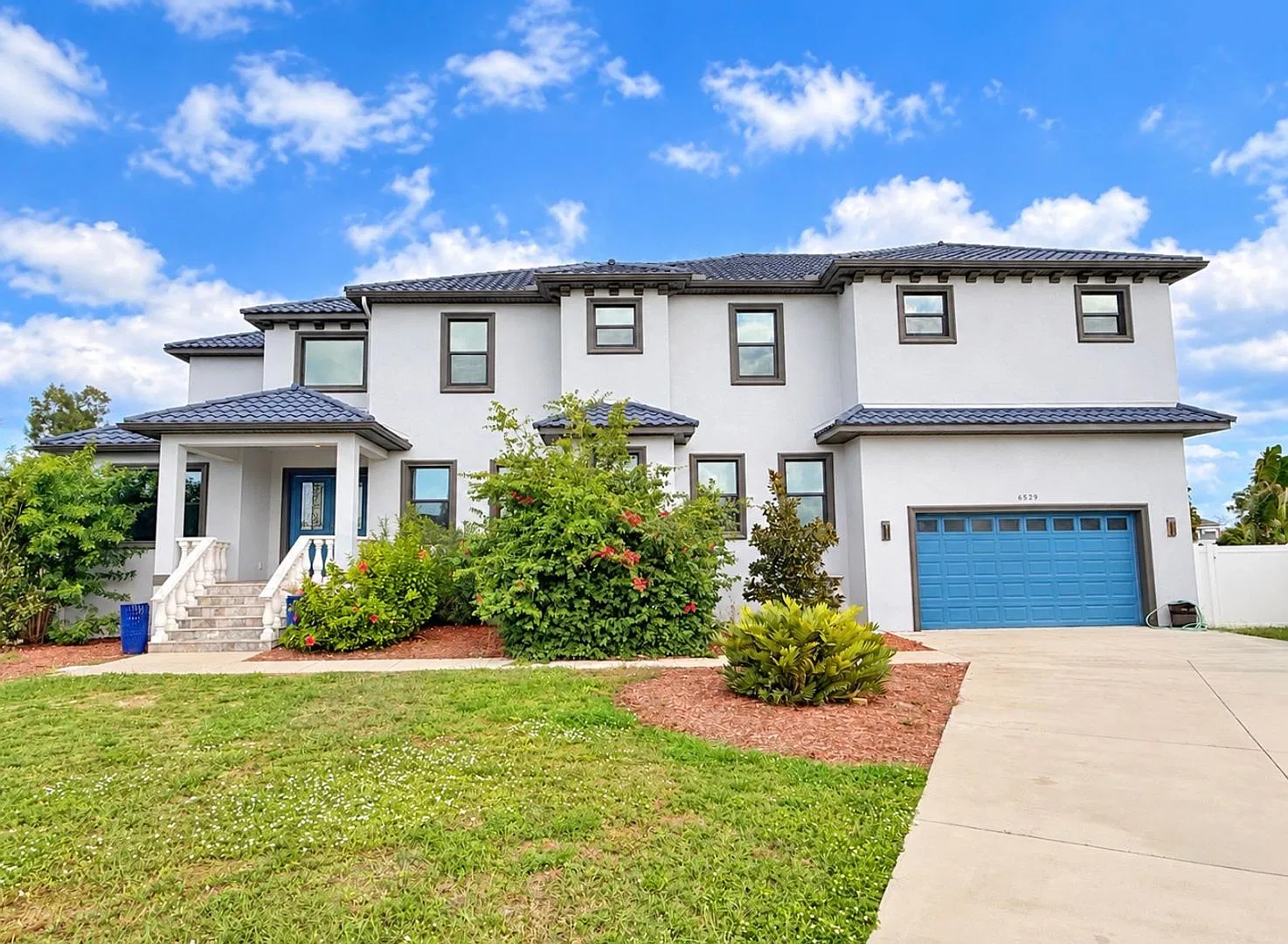Waterfront Pool Home in Apollo Beach - 4 Bedroom / 3.5 Bath — Photo 1