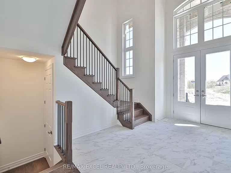 24 Sunny Acre Cres — Photo 4