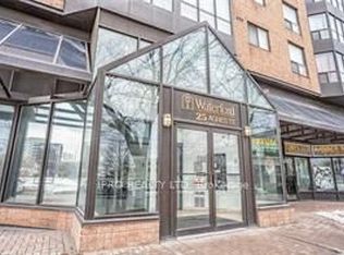 25 Agnes St #403, Mississauga, ON L5B 3X7