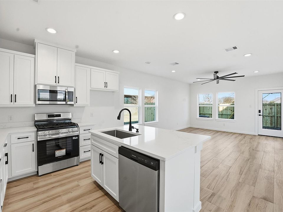 1st image of 530 N 4th St