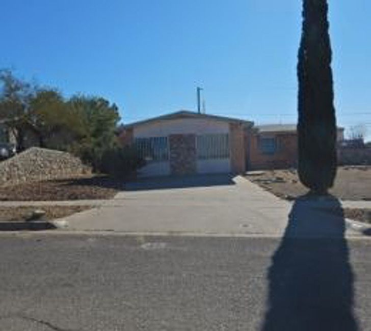 1st image of 204 Vaudeville Dr