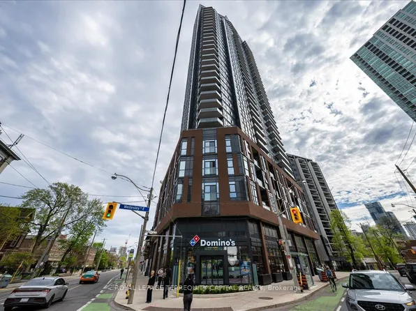 159 Wellesley St E #3002, Toronto, ON M4Y 0H5