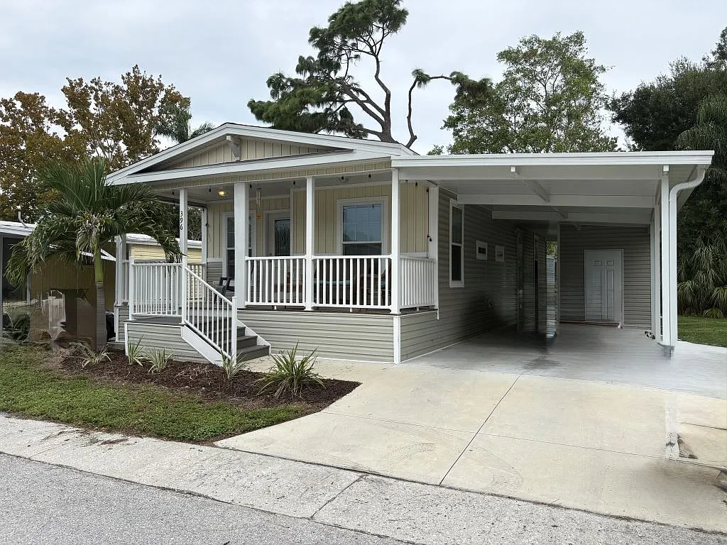 2 bed, 2.0 bath, 1000 sqft, $1,799 — Photo 2