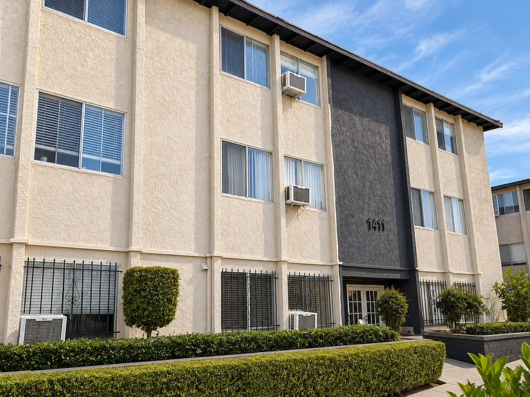 1505 S Hoover St #3 — Photo 26
