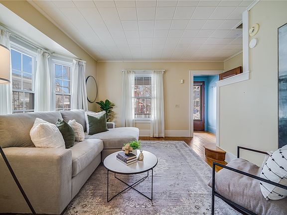 5th image of 396-400 Hazelwood Ter