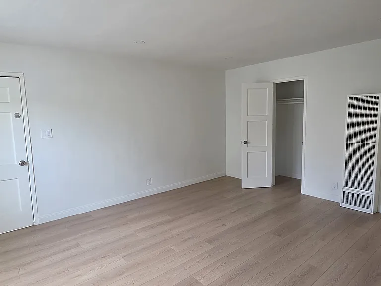 7026 Hazeltine Ave — Photo 6