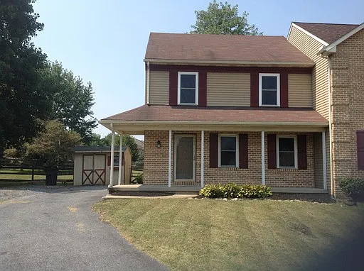 2317 Lawnwood Ct photo 1