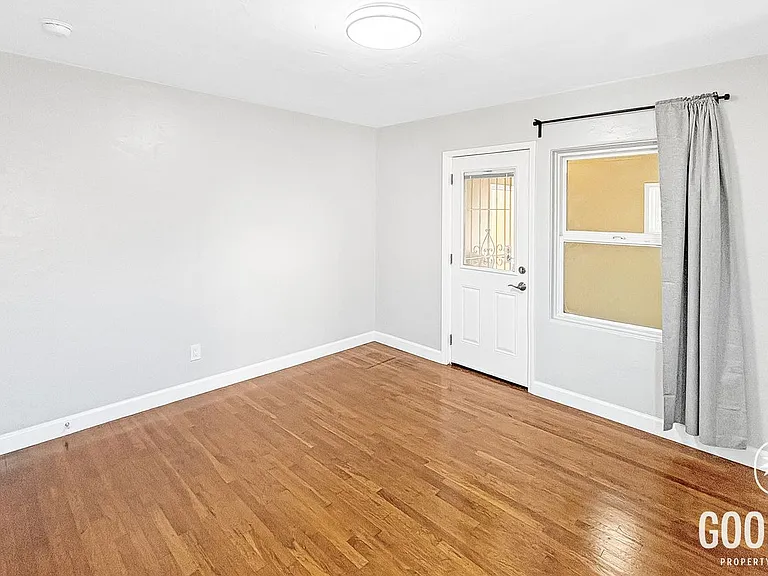zIsla Vista Dr — Photo 25
