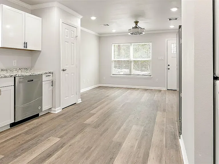 3 bed, 2.5 bath, 1186 sqft, $1,775 — Photo 2