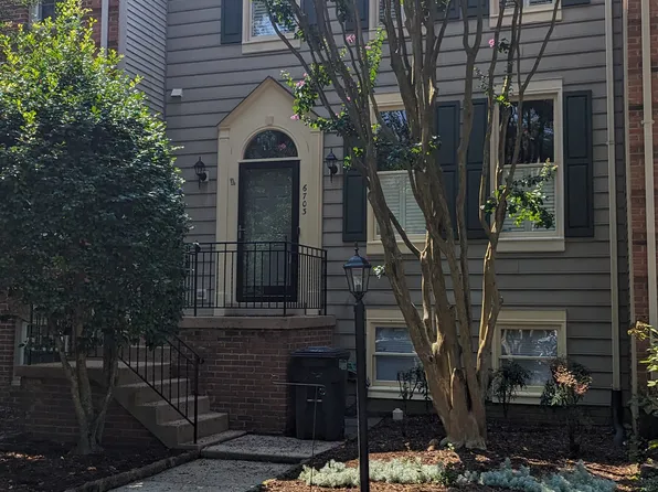 6703 Royal Thomas Way, Alexandria, VA 22315