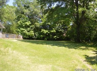 1801 Ervay Ave, Alton, IL 62002