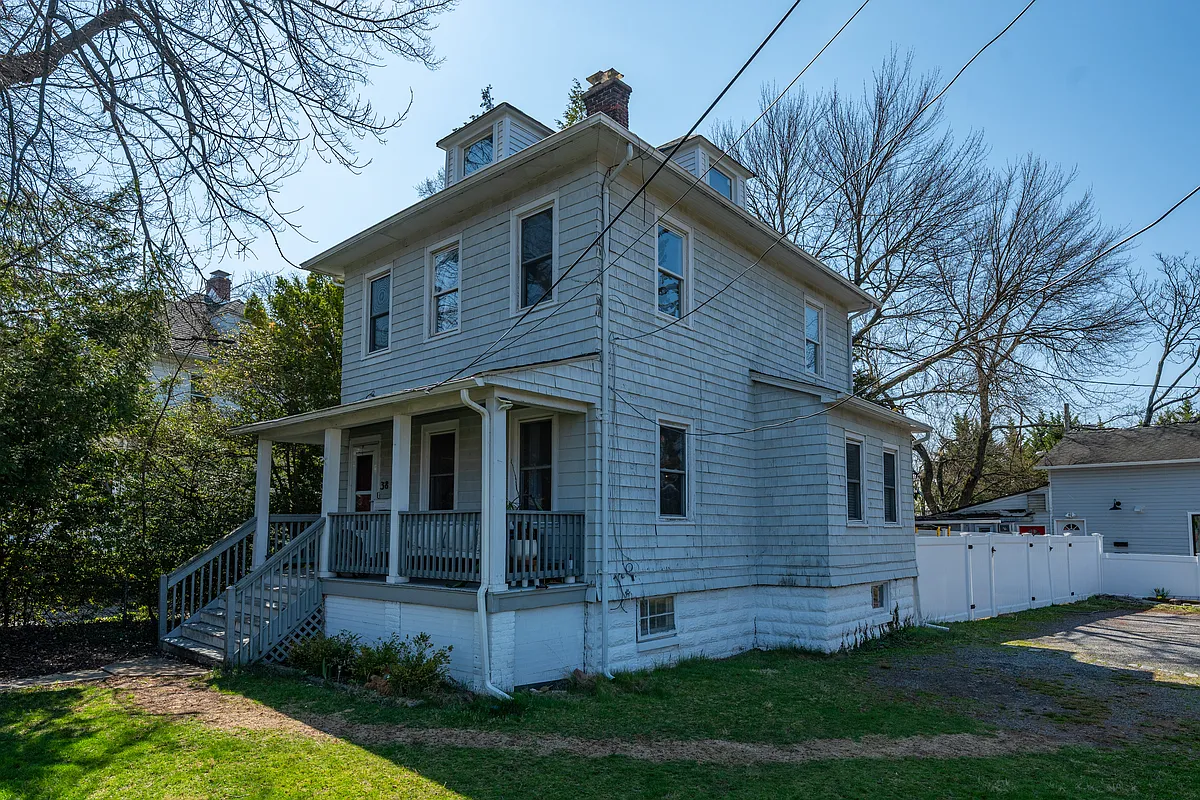Building Photo - 38 Claremont Ave