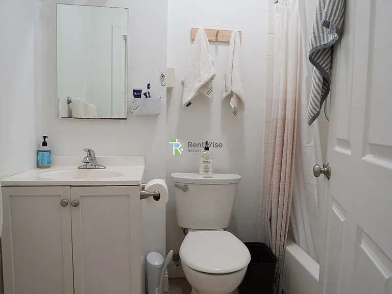 230 Walnut St #31B — Photo 5