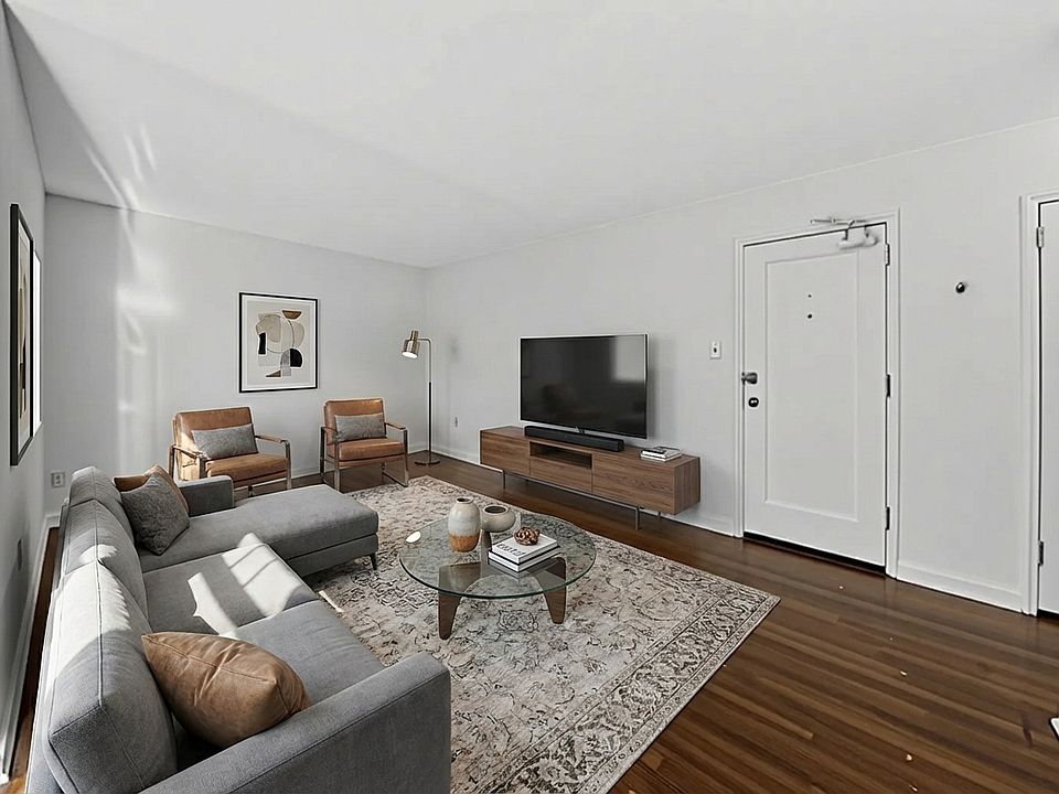 Living Room (Virtually Staged)