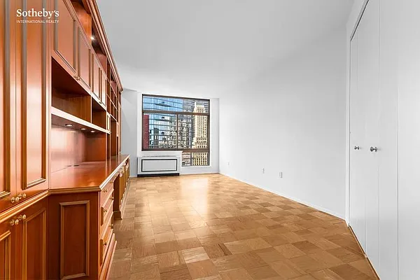 Sold by Sotheby's International Realty | media 18