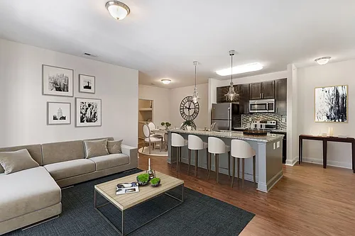 Crest Gateway Photo 1