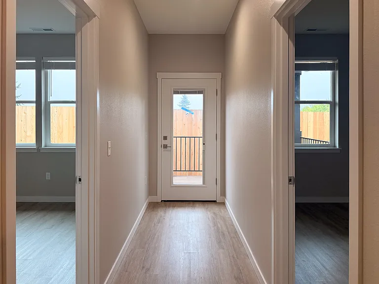 5552 Skyline Rd S — Photo 17