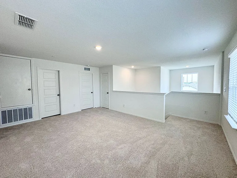 4089 Lily Glade Ln — Photo 32