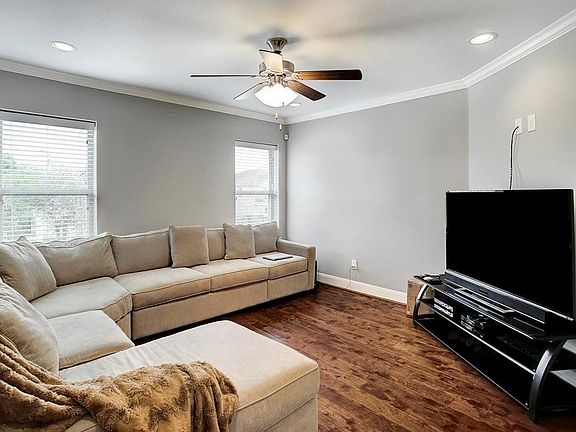 2nd image of 3018 Wichita St