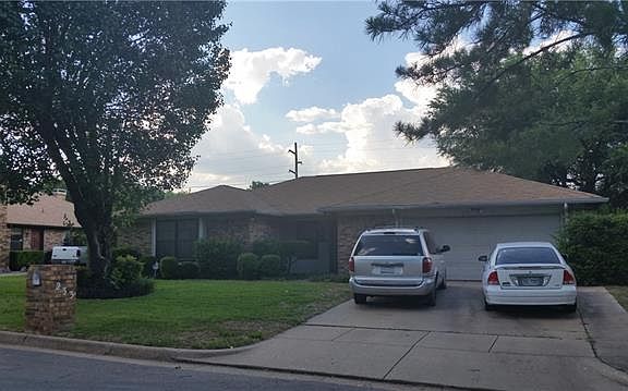 3rd image of 233 Shady Oaks Dr