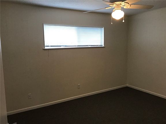 4th image of 801 W Lynn St #102