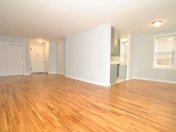 Pelham Parkway Towers - Living Room - U & D Line
