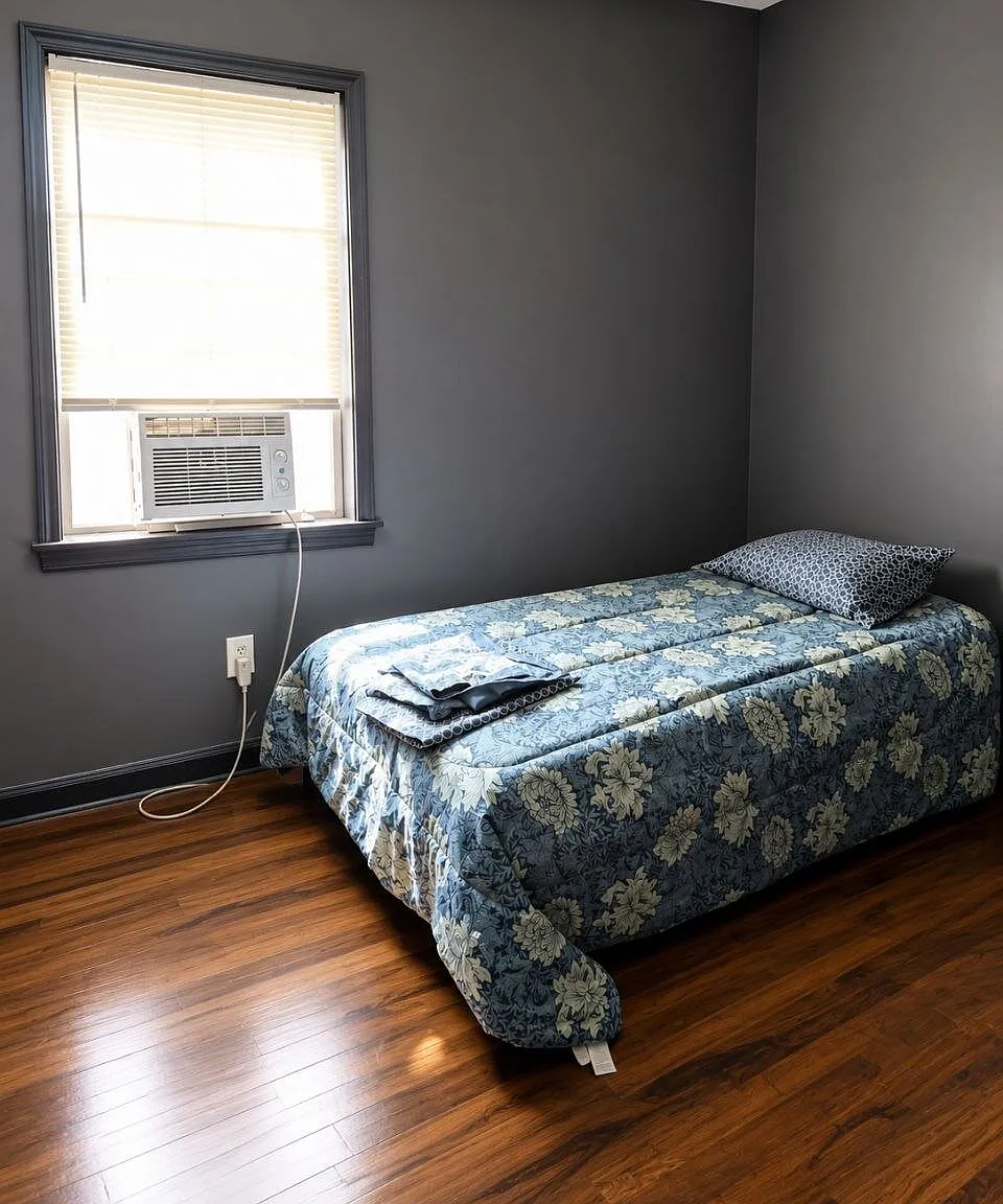 5 bed, 1.0 bath, 1000 sqft, $1,900 — Photo 3