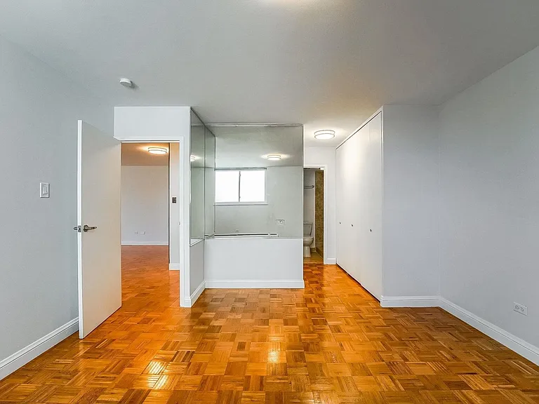 1111 Ash St #610 — Photo 3