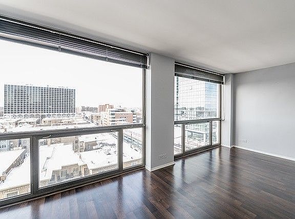 4th image of 4343 N Clarendon Ave APT 1015