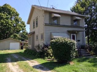 1877 12th St SW, Akron, OH 44314