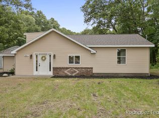 2861 Macarthur Rd, Muskegon, MI 49442